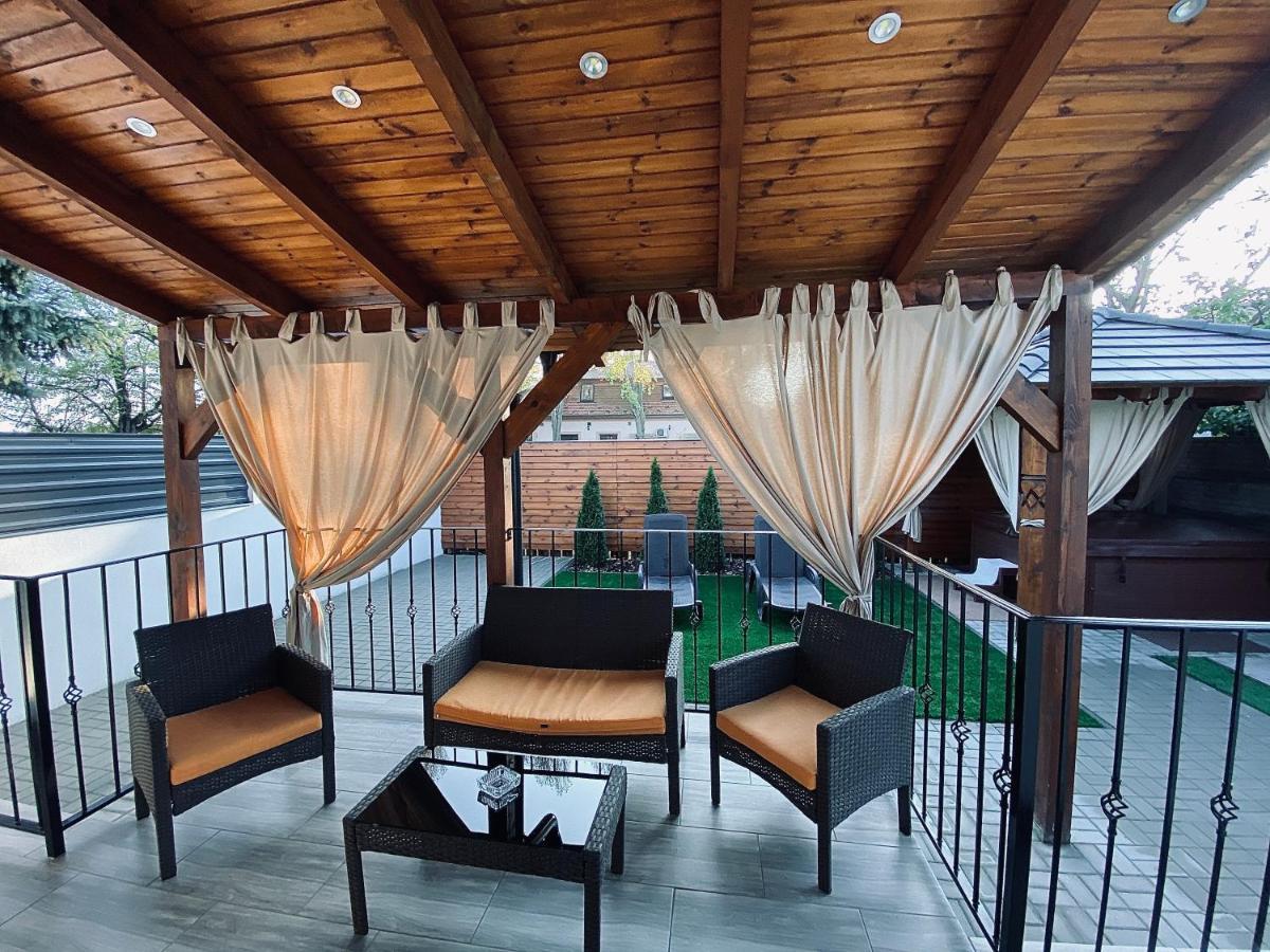 Hotel Lotus Halasztelek Экстерьер фото
