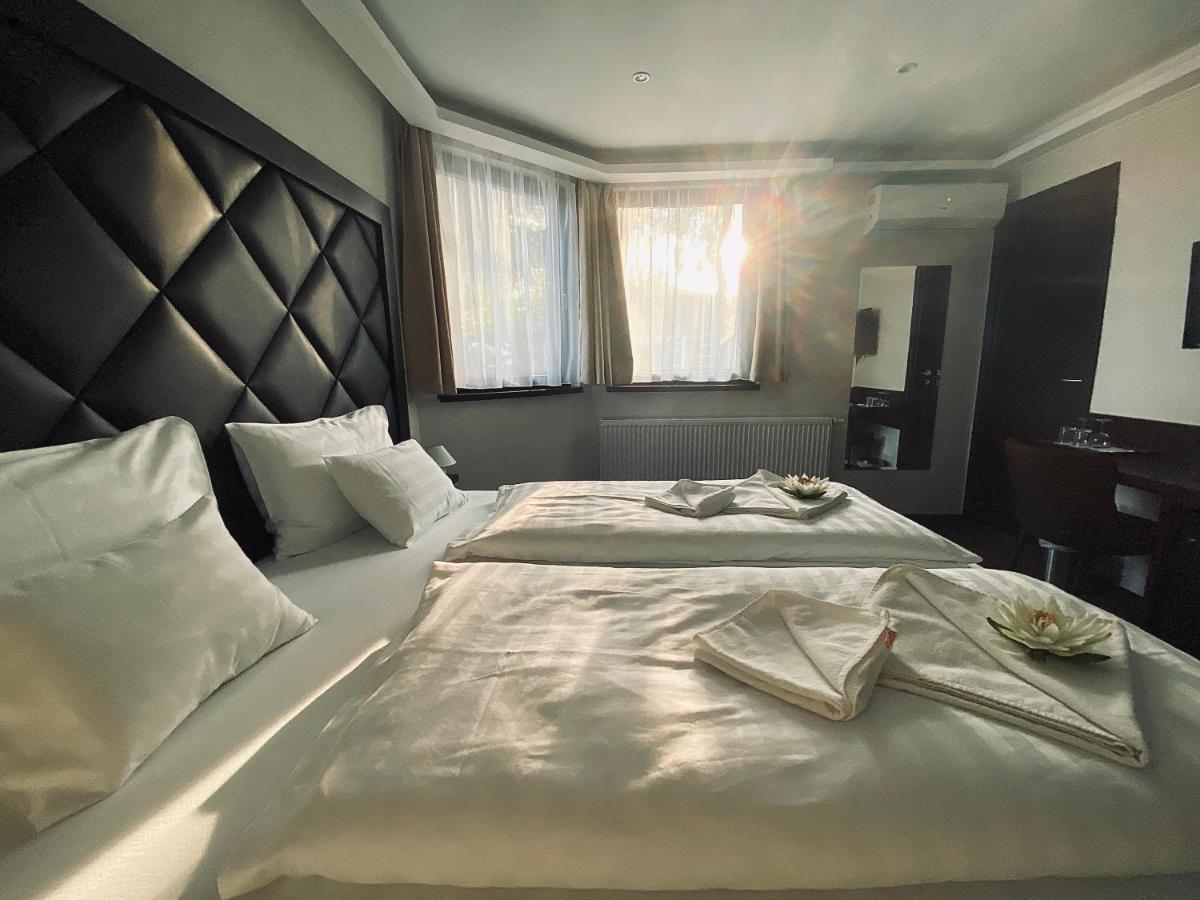 Hotel Lotus Halasztelek Экстерьер фото