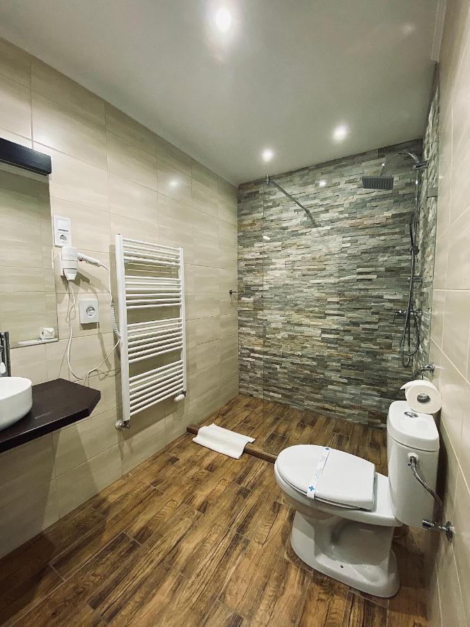 Hotel Lotus Halasztelek Экстерьер фото